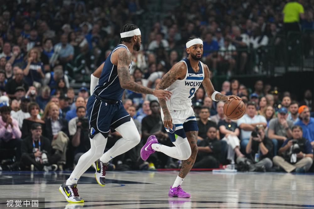 虽然他也是 虽然他也是