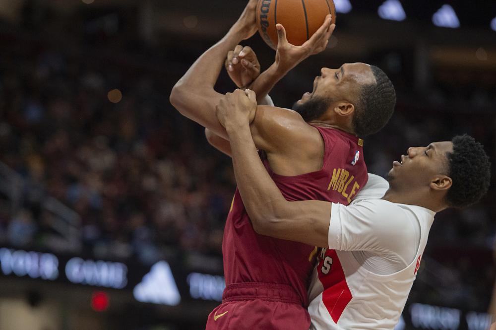 多梅内克和 多梅内克和